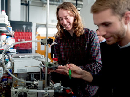 Converting carbon dioxide to valuable resources with the help of nanoparticles