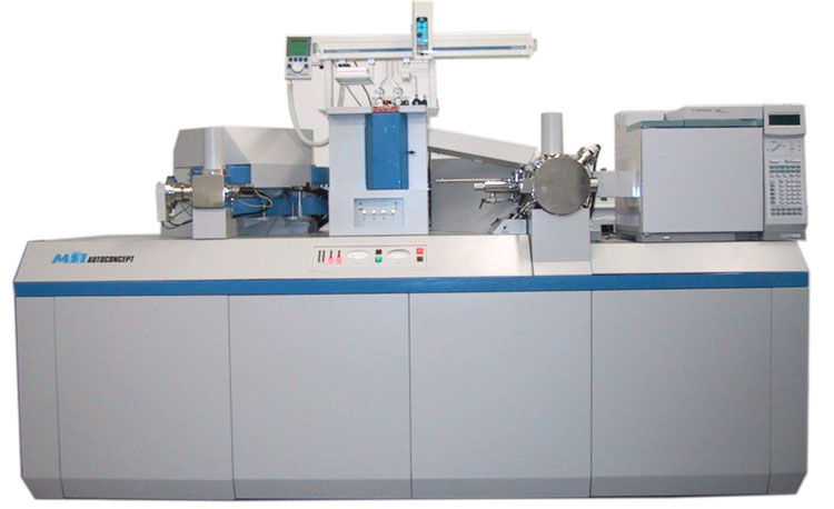 Magnet sector mass spectrometer