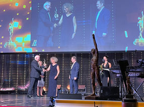 Laboratory specialist KNAUER receives "Grand Prize for Medium-Sized Businesses"