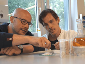 Textile recycling rethought: Innovative chemical process enables upcycling of old clothing