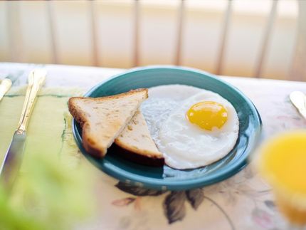 Researchers cook up a new way to remove salt and microplastics from water