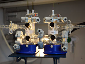 From greenhouse gas to value-added product