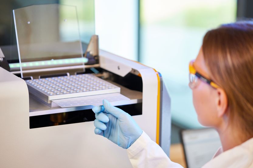 The patented autosampler allows a flexible sample sequen ...