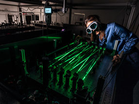 Ytterbium thin-disk lasers pave the way for sensitive detection of atmospheric pollutants