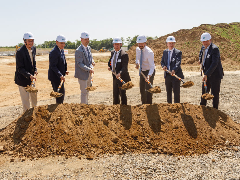 Multi-million investment to drive the de-fossilization of the chemical industry - Verbio flagship project in bio-based chemicals: groundbreaking for catalyst production in Hungary